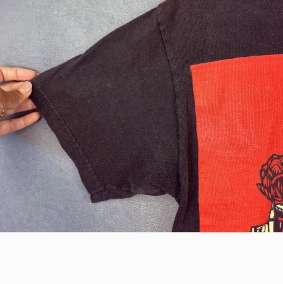 Obey Propaganda Peace Guard Rose 🌹 Fairey Art Black Graphic Tee - Short Sleeve - Picture 5 of 5